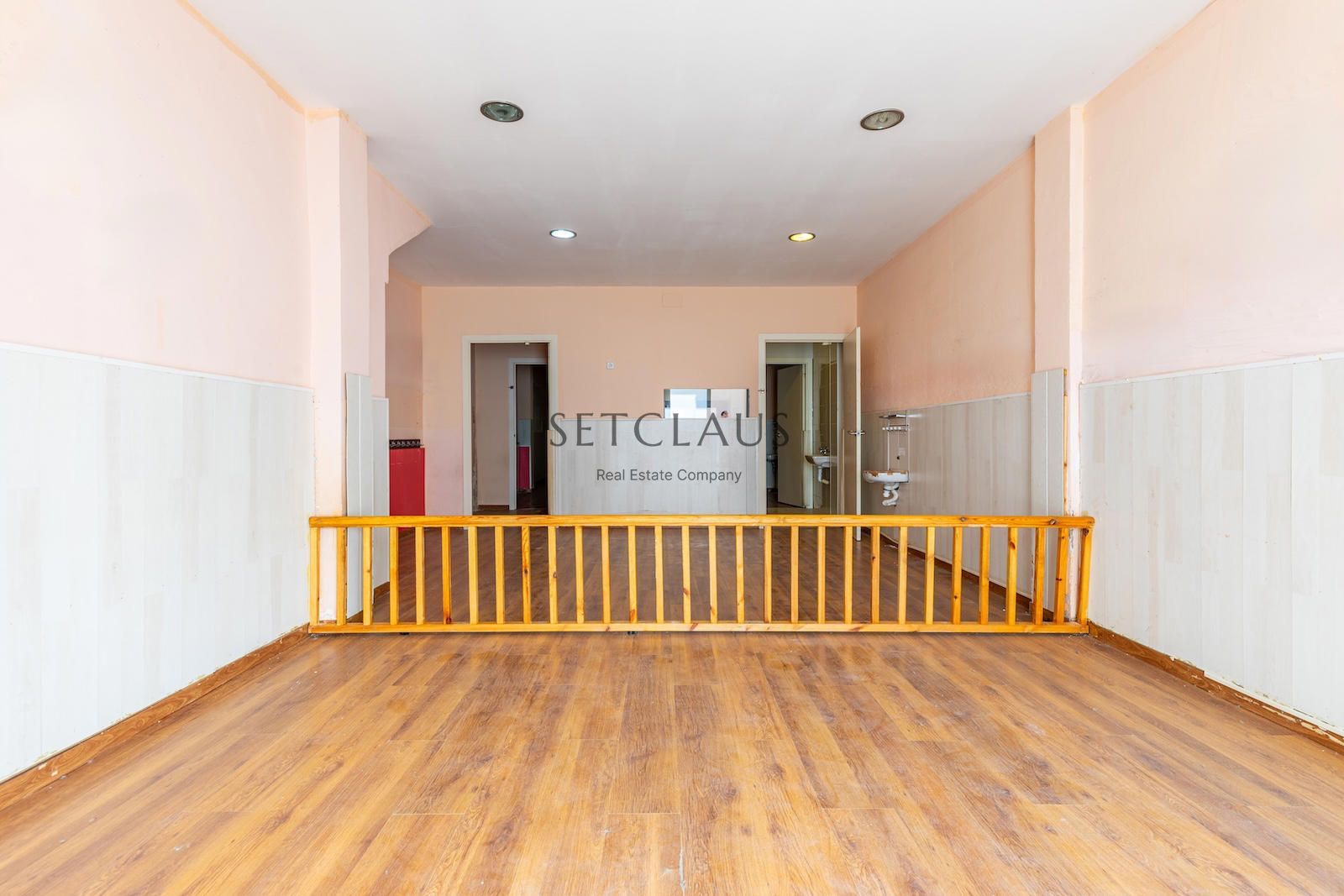 MATARÓ. Local a reformar. 0 habitaciones, 0 baños, 102 m² en venta.