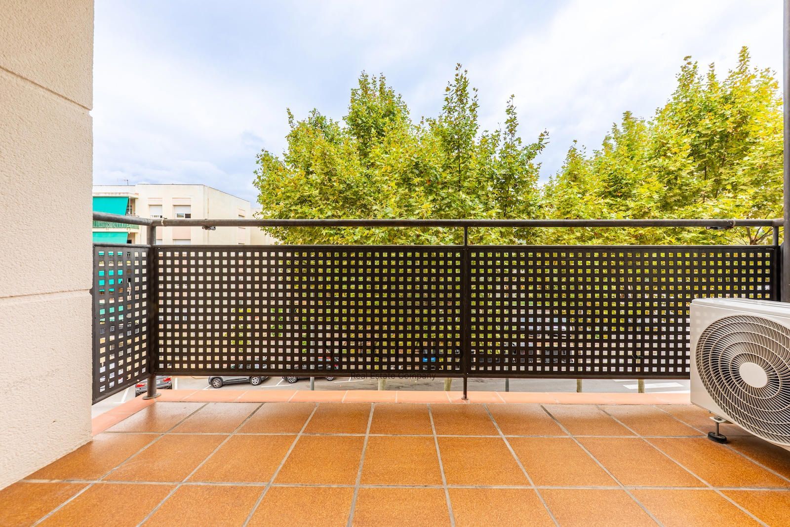 Comprar EL MASNOU.  Piso con balcón y ascensor en zona tranquila. foto 6