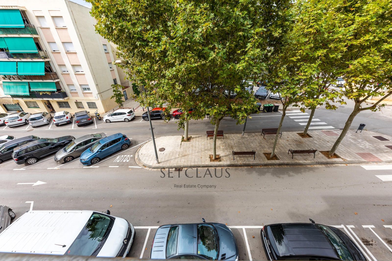 Comprar EL MASNOU.  Piso con balcón y ascensor en zona tranquila. foto 22