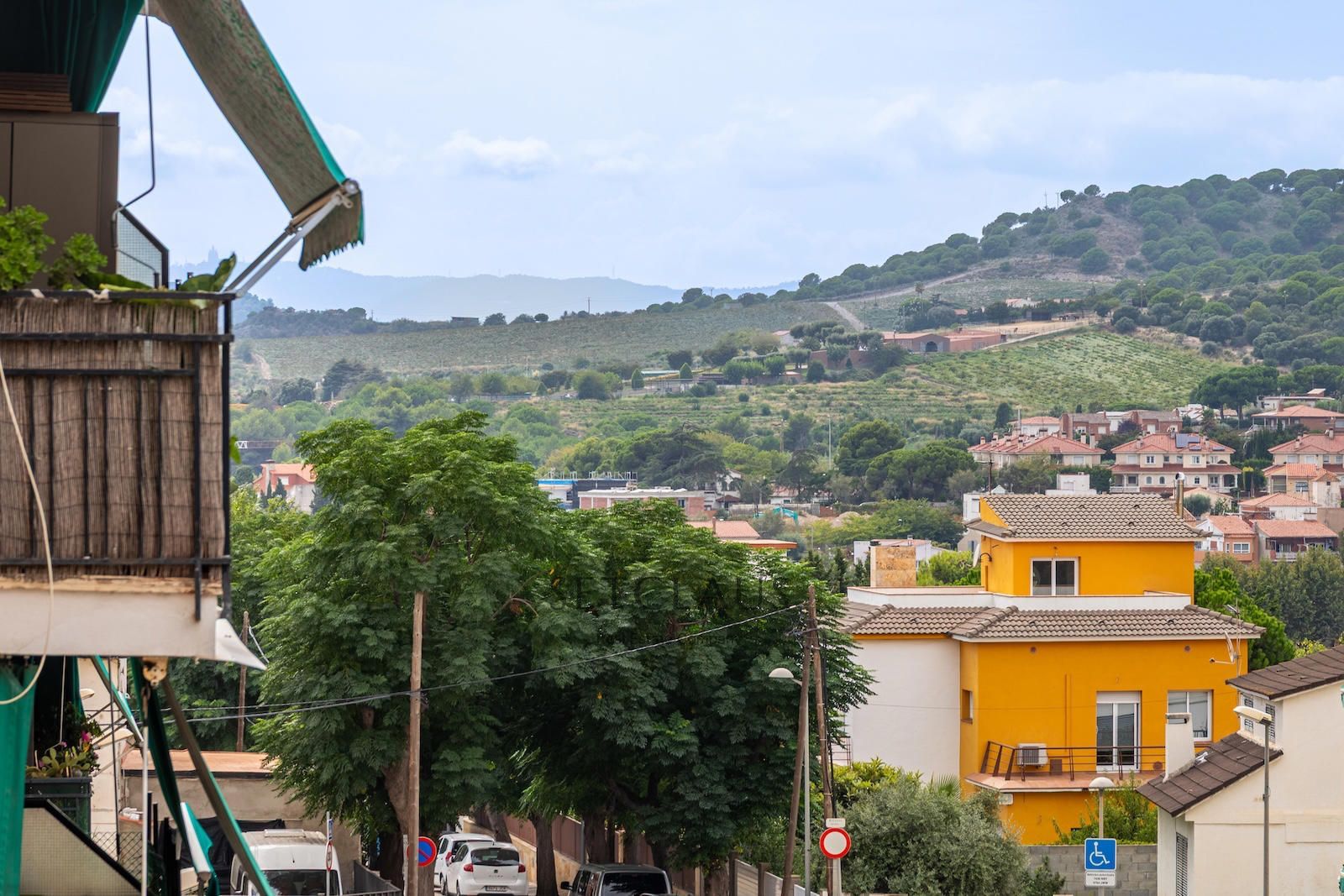 Comprar EL MASNOU.  Piso con balcón y ascensor en zona tranquila. foto 23