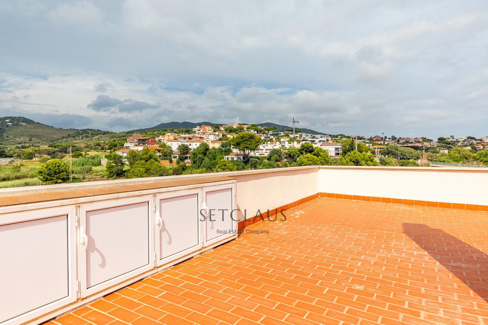 Comprar EL MASNOU.  Piso con balcón y ascensor en zona tranquila. foto 26