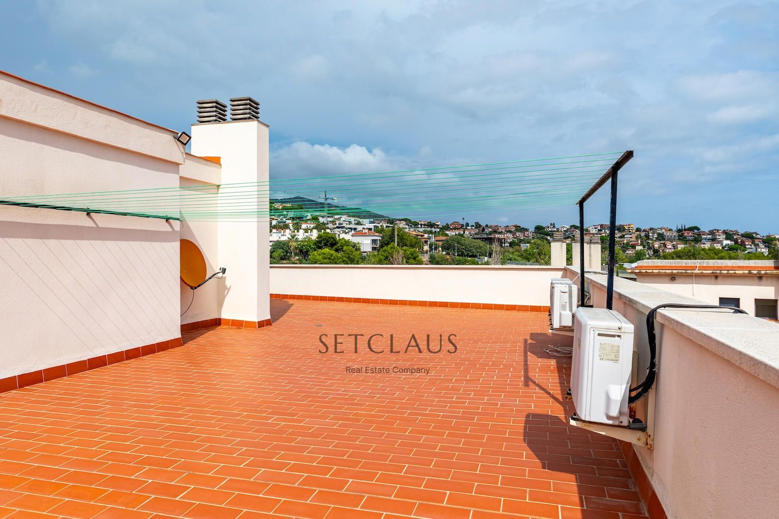 Comprar EL MASNOU.  Piso con balcón y ascensor en zona tranquila. foto 27