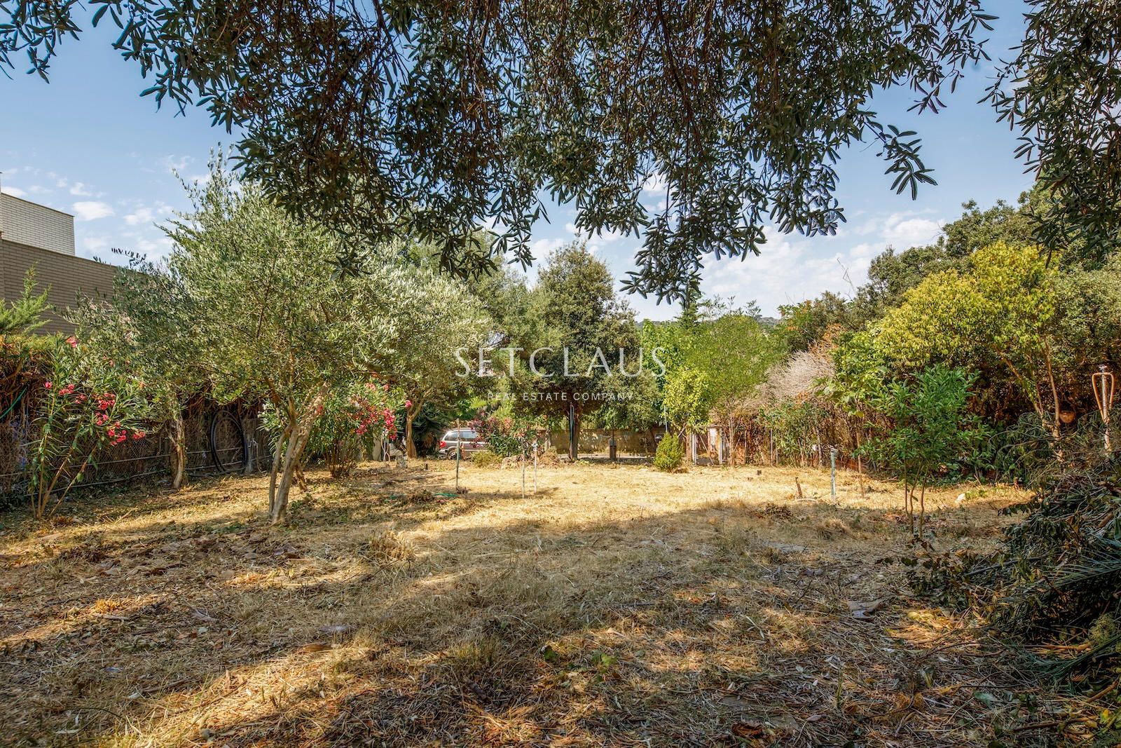Comprar Parcela edificable y soleada en El Masnou foto 6