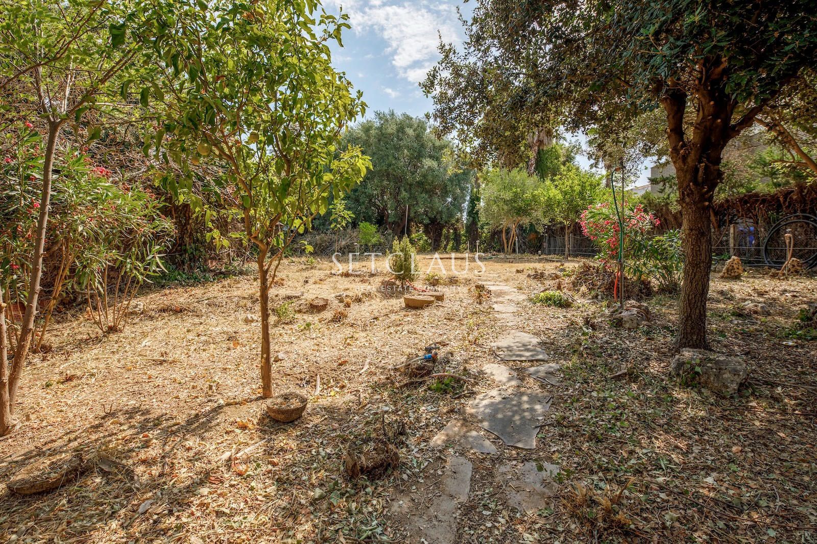 Comprar Parcela edificable y soleada en El Masnou foto 9