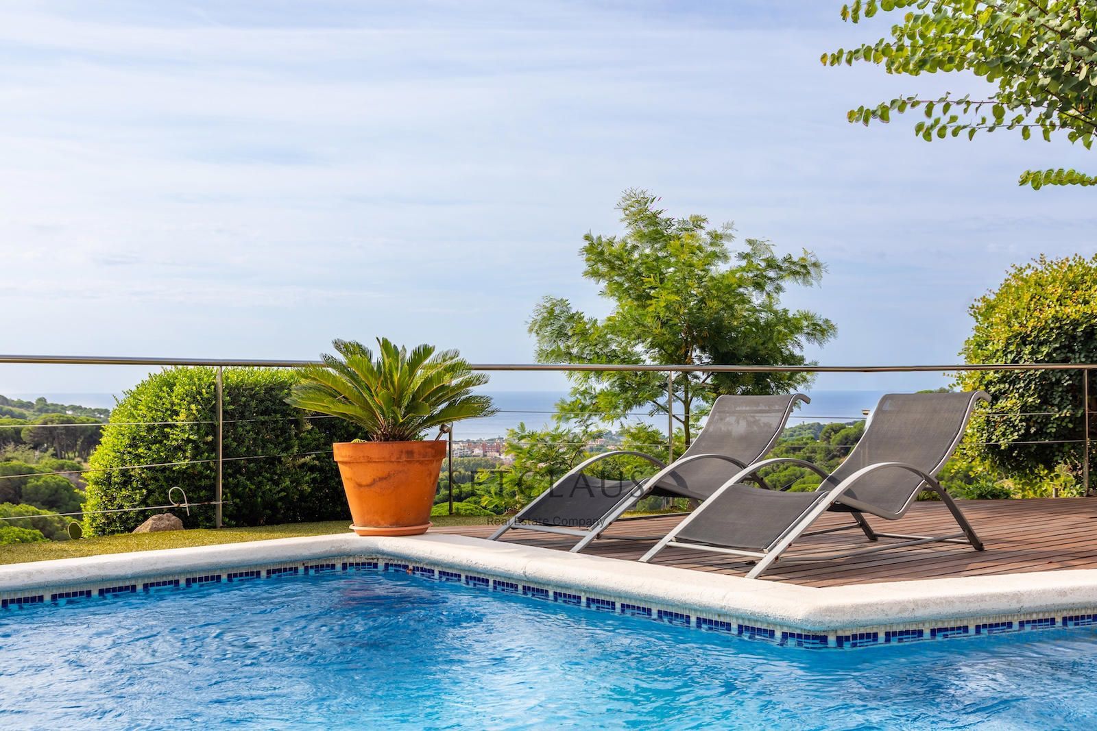 Comprar Chalet independiente con vistas panorámicas al mar y privacidad. foto 3