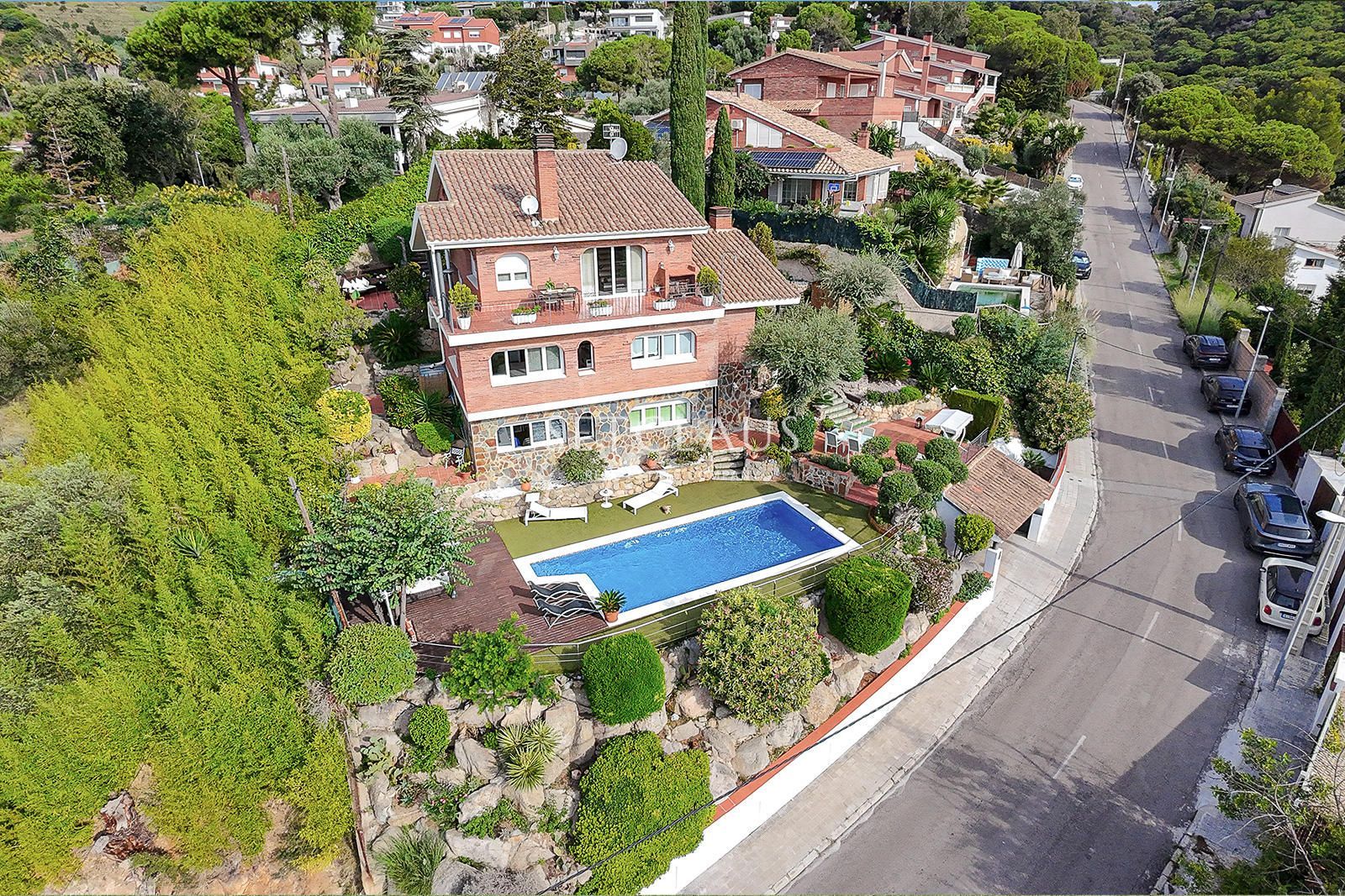 Inmueble Chalet independiente con vistas panorámicas al mar y privacidad. foto 1