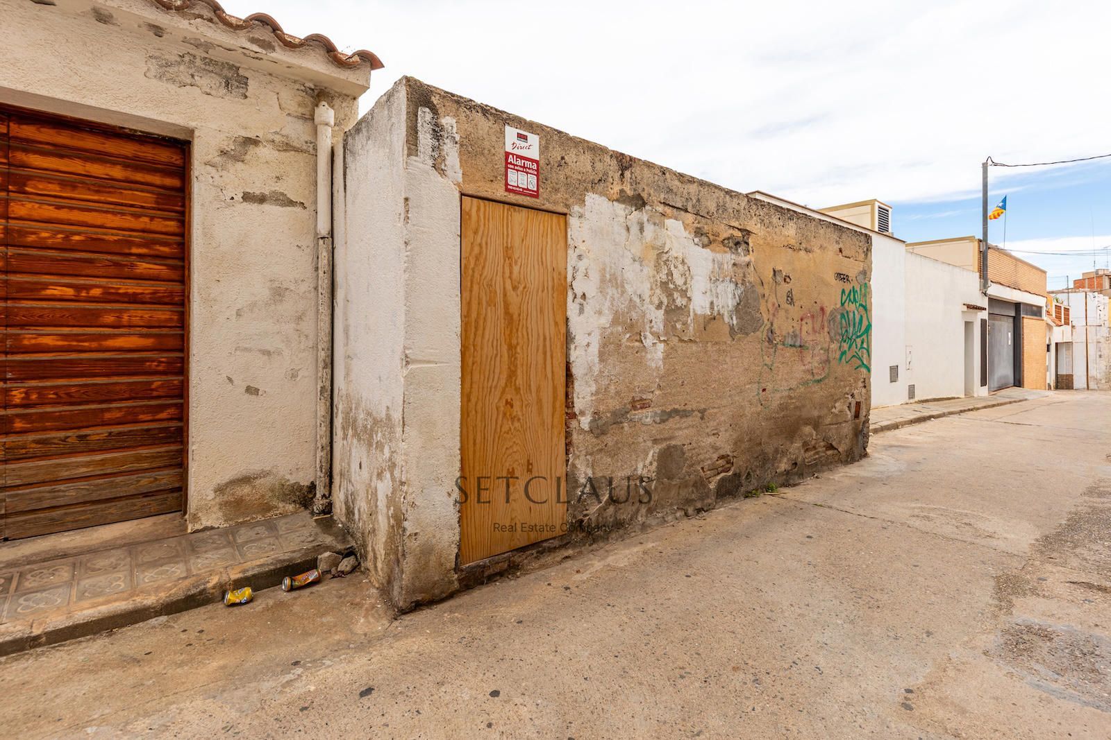 Inmueble Casa de pueblo en Canet de Mar centro con fachada catalogada y jardín privado foto 12