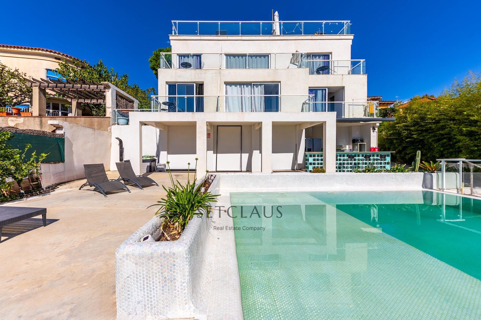 Apart-hotel con vistas panorámicas al mar. 5 habitaciones, 6 baños, 300 m² en venta.