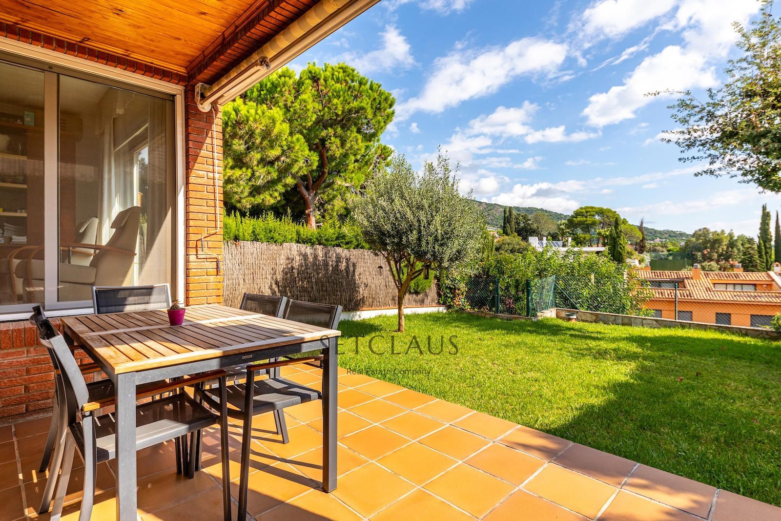 Comprar Chalet pareado con vistas al mar foto 17