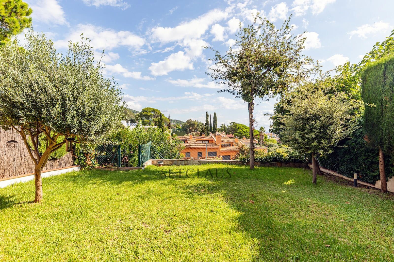 Comprar Chalet pareado con vistas al mar foto 2