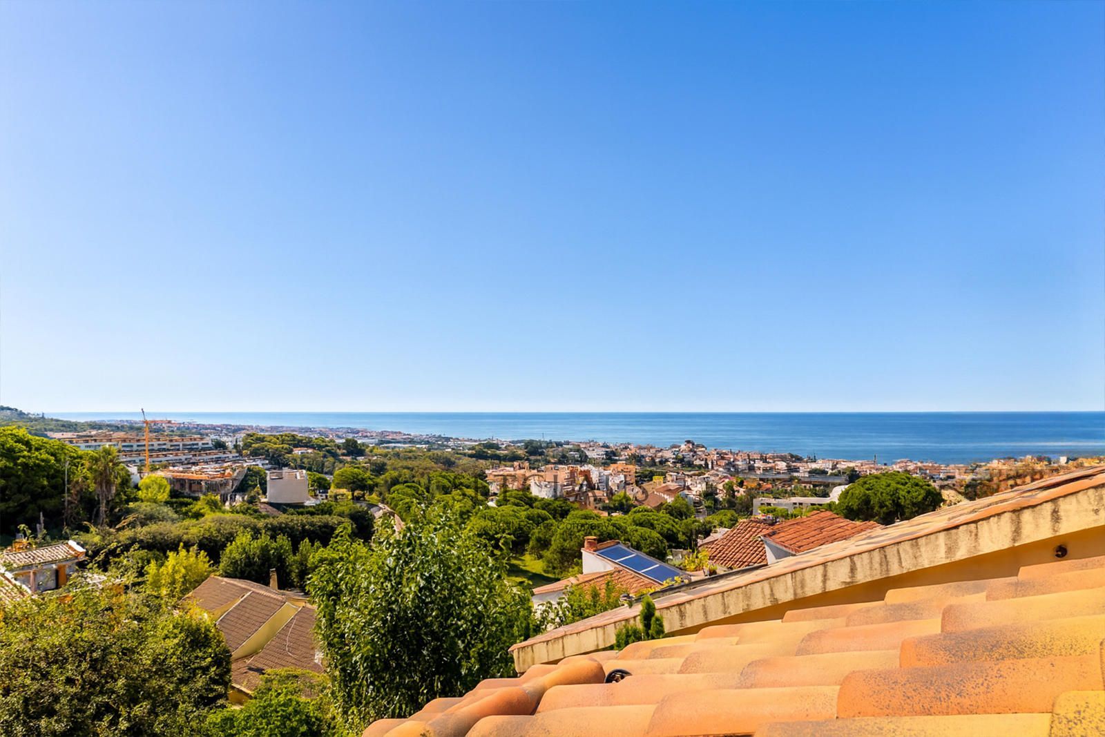 Comprar Chalet pareado con vistas al mar foto 3
