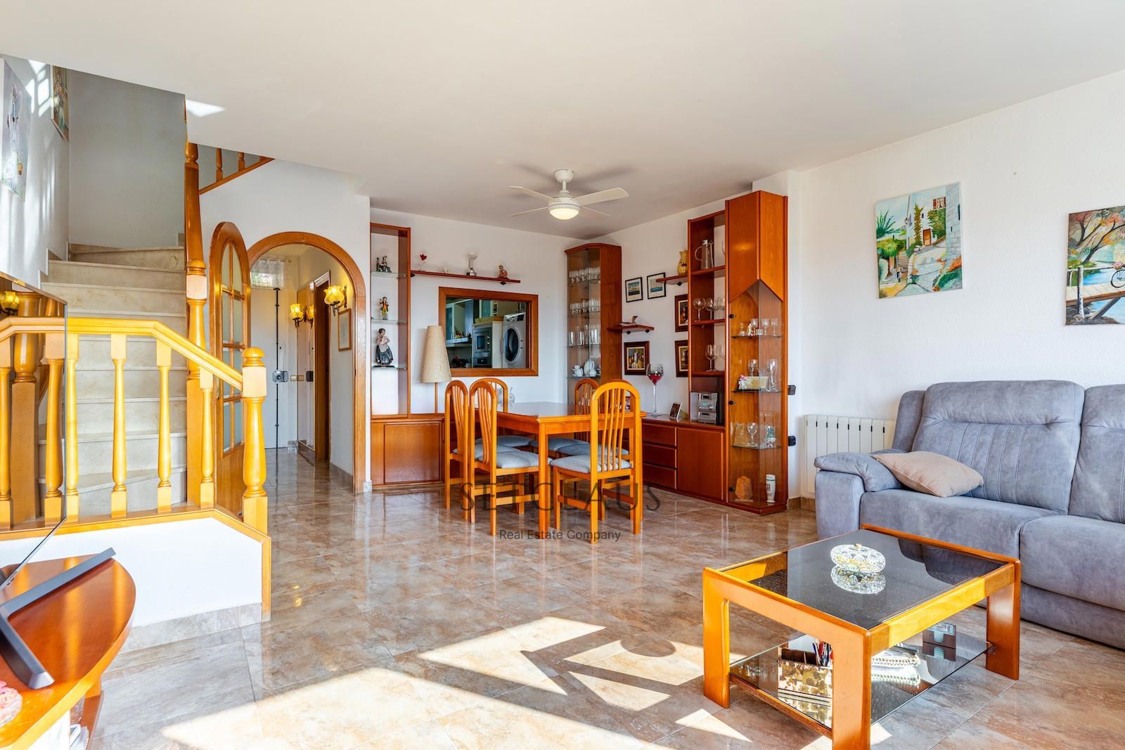 The MASNOU. Spacious semi-detached house with views. 4 habitaciones, 2 baños, 195 m² en venta.