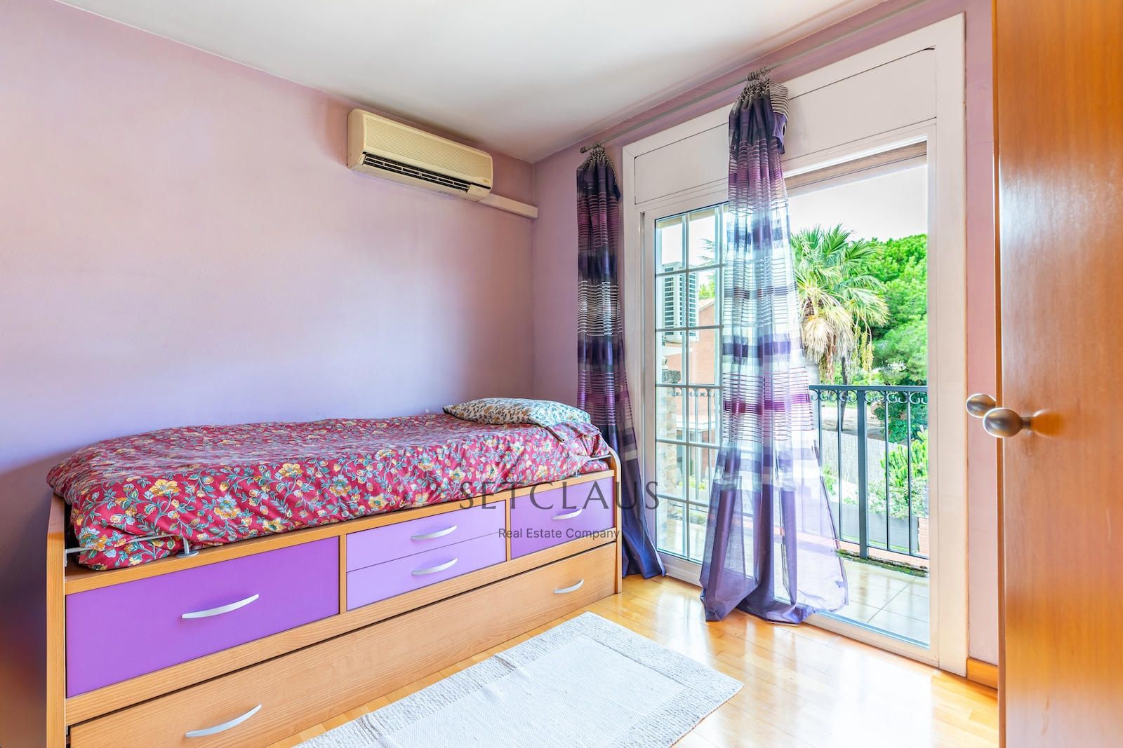 Comprar Chalet pareado en Premià de Dalt con piscina, bodega y sauna privada foto 26