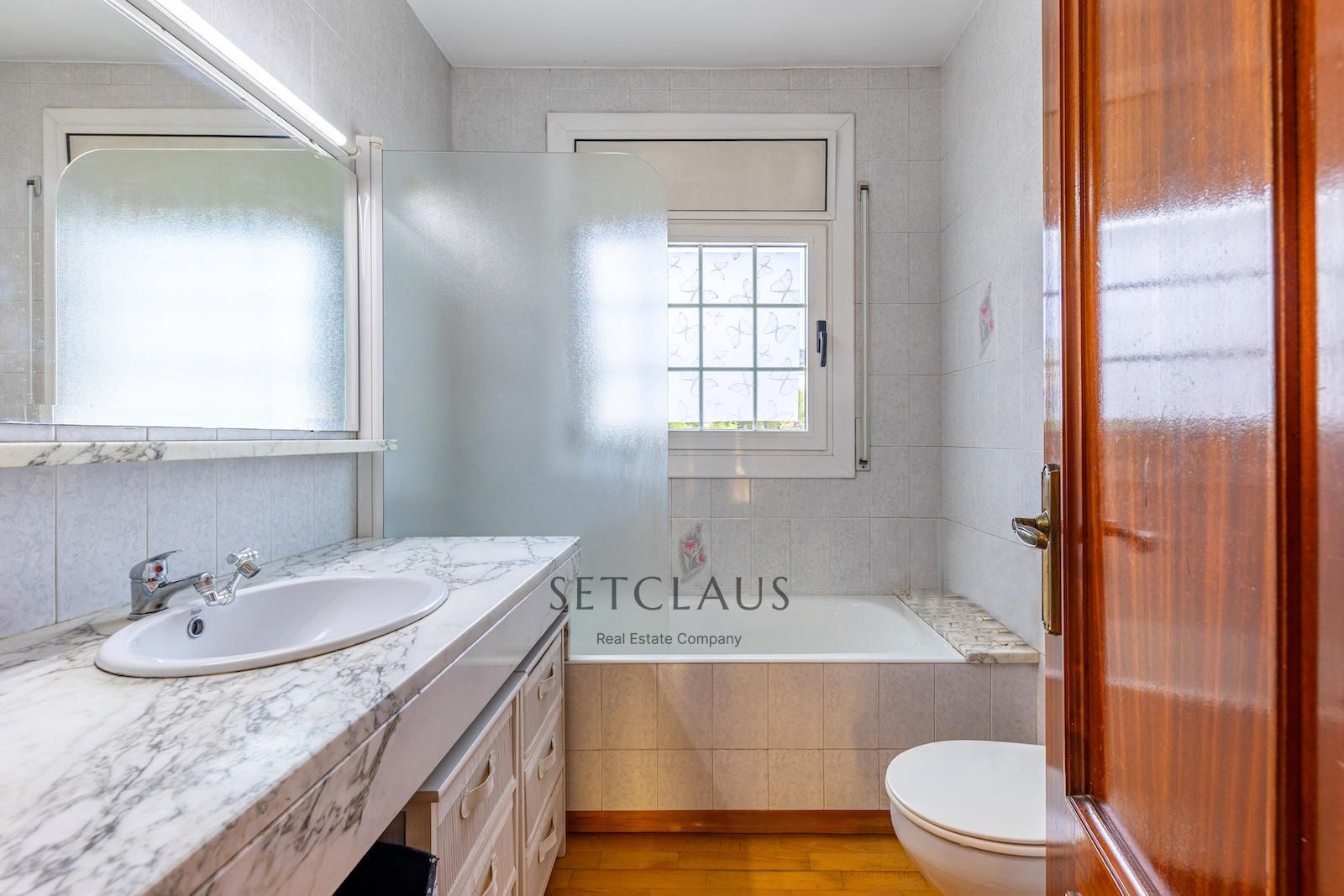 Comprar Chalet pareado en Premià de Dalt con piscina, bodega y sauna privada foto 32