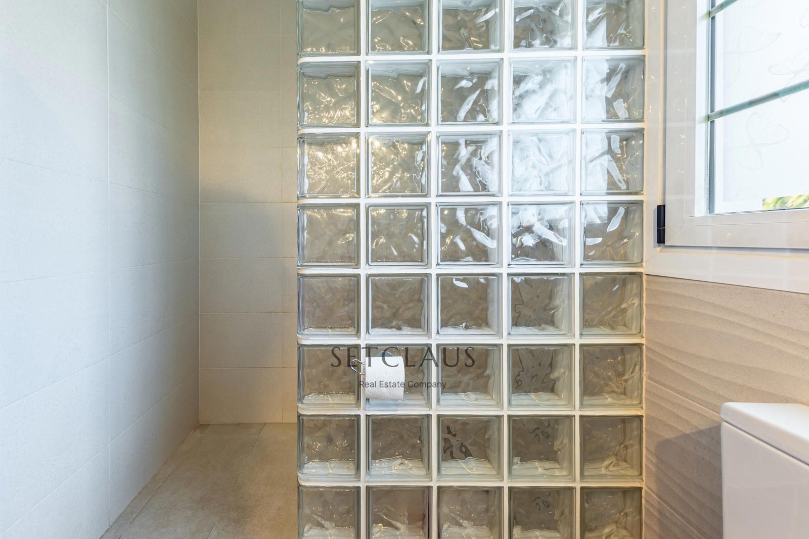 Comprar Chalet pareado en Premià de Dalt con piscina, bodega y sauna privada foto 25