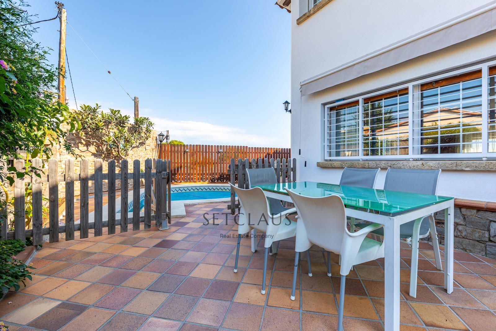 Comprar Chalet pareado en Premià de Dalt con piscina, bodega y sauna privada foto 1