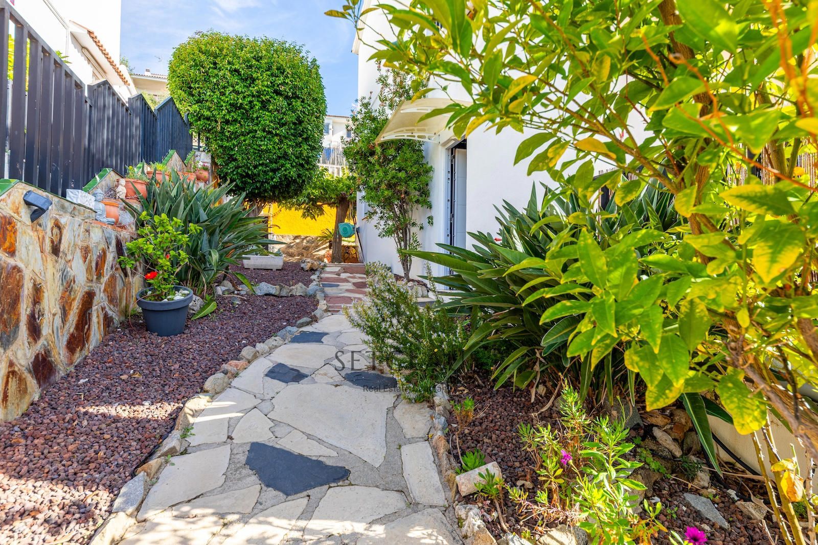 Comprar Chalet pareado en Teià con vistas panorámicas al mar, piscina y apartamento independiente. foto 41