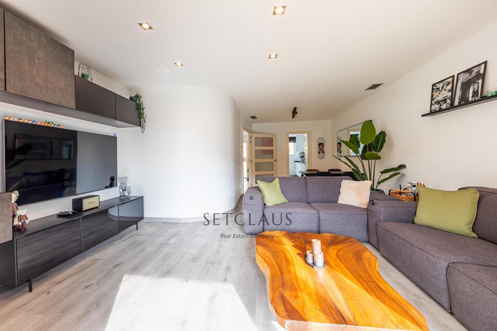 Comprar Adosado en Pla de Montgat con vistas al mar y jardín privado foto 9