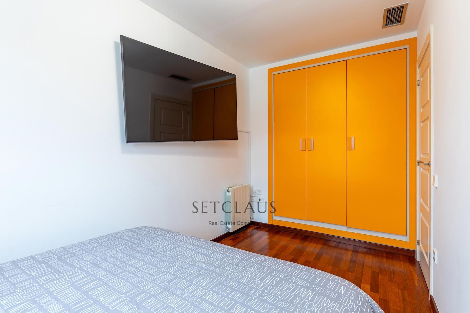 Comprar Adosado en Pla de Montgat con vistas al mar y jardín privado foto 16