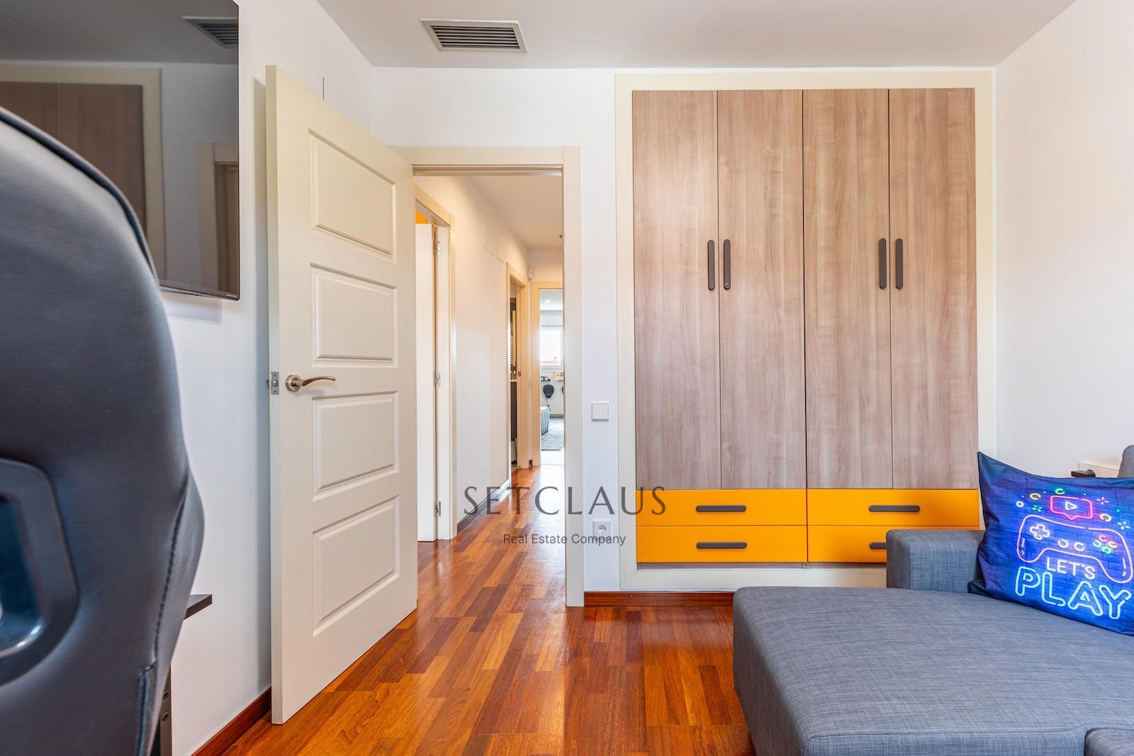 Comprar Adosado en Pla de Montgat con vistas al mar y jardín privado foto 19