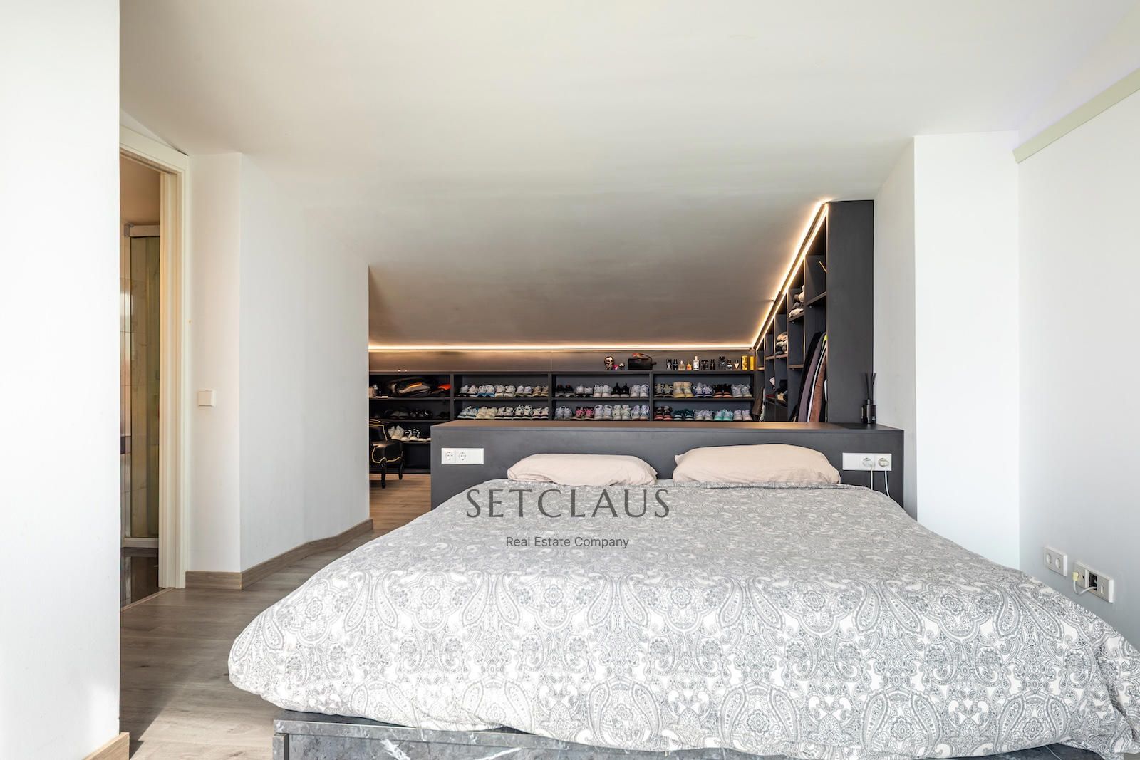 Comprar Adosado en Pla de Montgat con vistas al mar y jardín privado foto 29