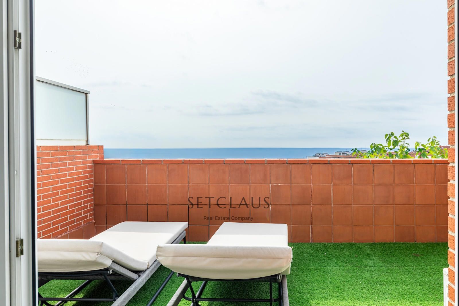 Comprar Adosado en Pla de Montgat con vistas al mar y jardín privado foto 38