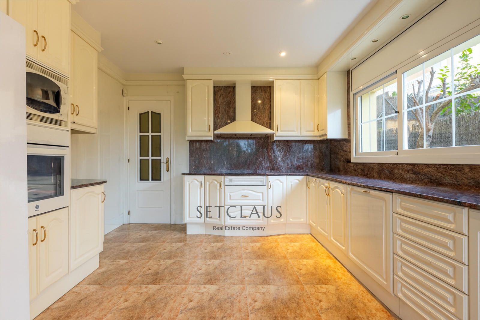 Inmueble Chalet independiente en Vilassar de Dalt con 6 habitaciones, piscina privada y vistas al mar foto 17