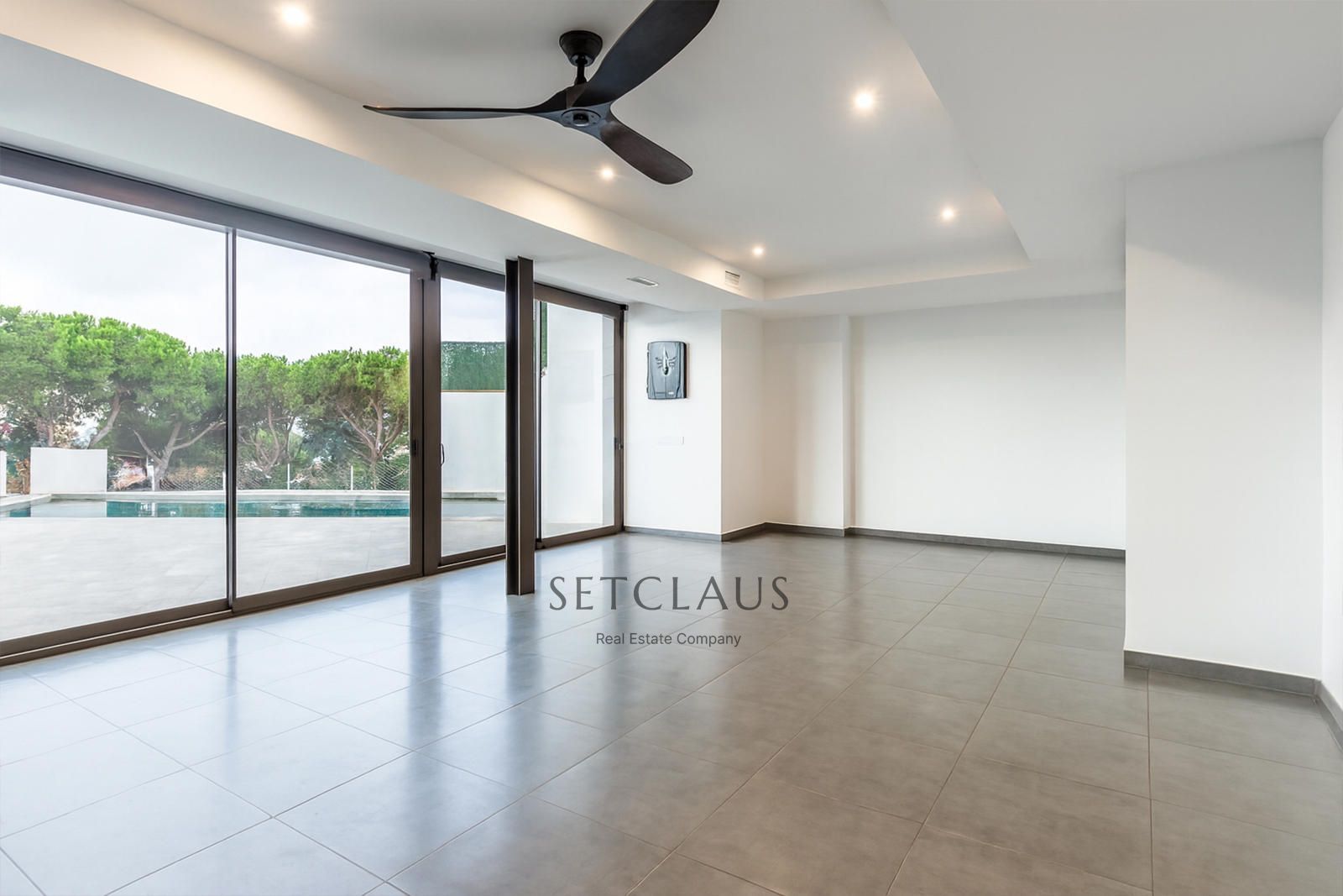 Comprar Impecable Chalet en Badalona, zona El Canyet, con piscina, placas solares y vistas panorámicas foto 43