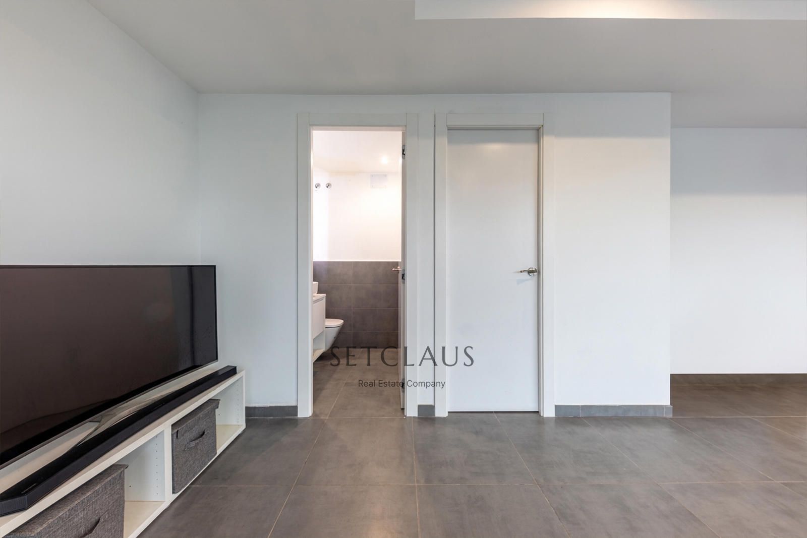 Comprar Impecable Chalet en Badalona, zona El Canyet, con piscina, placas solares y vistas panorámicas foto 47