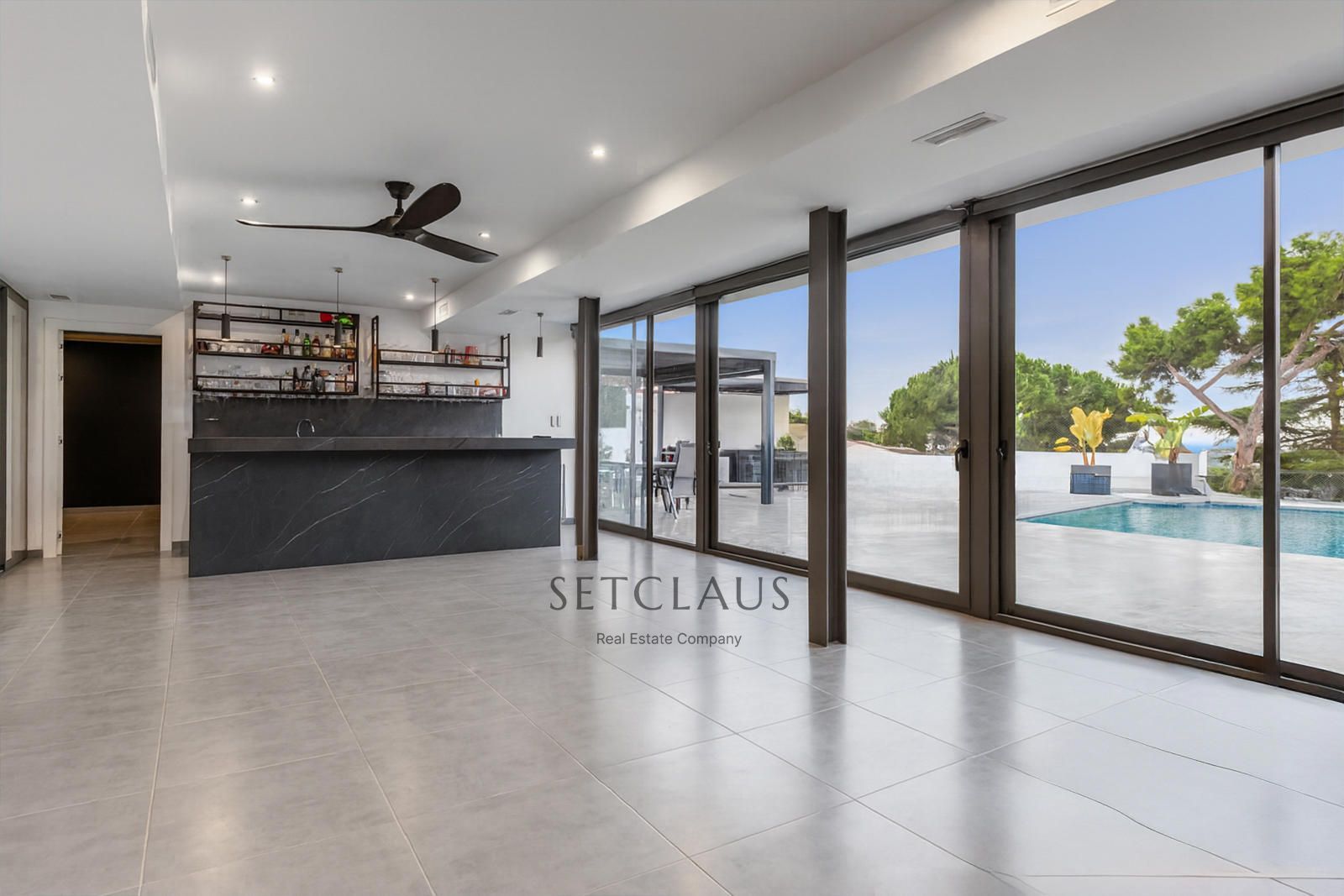 Comprar Impecable Chalet en Badalona, zona El Canyet, con piscina, placas solares y vistas panorámicas foto 45