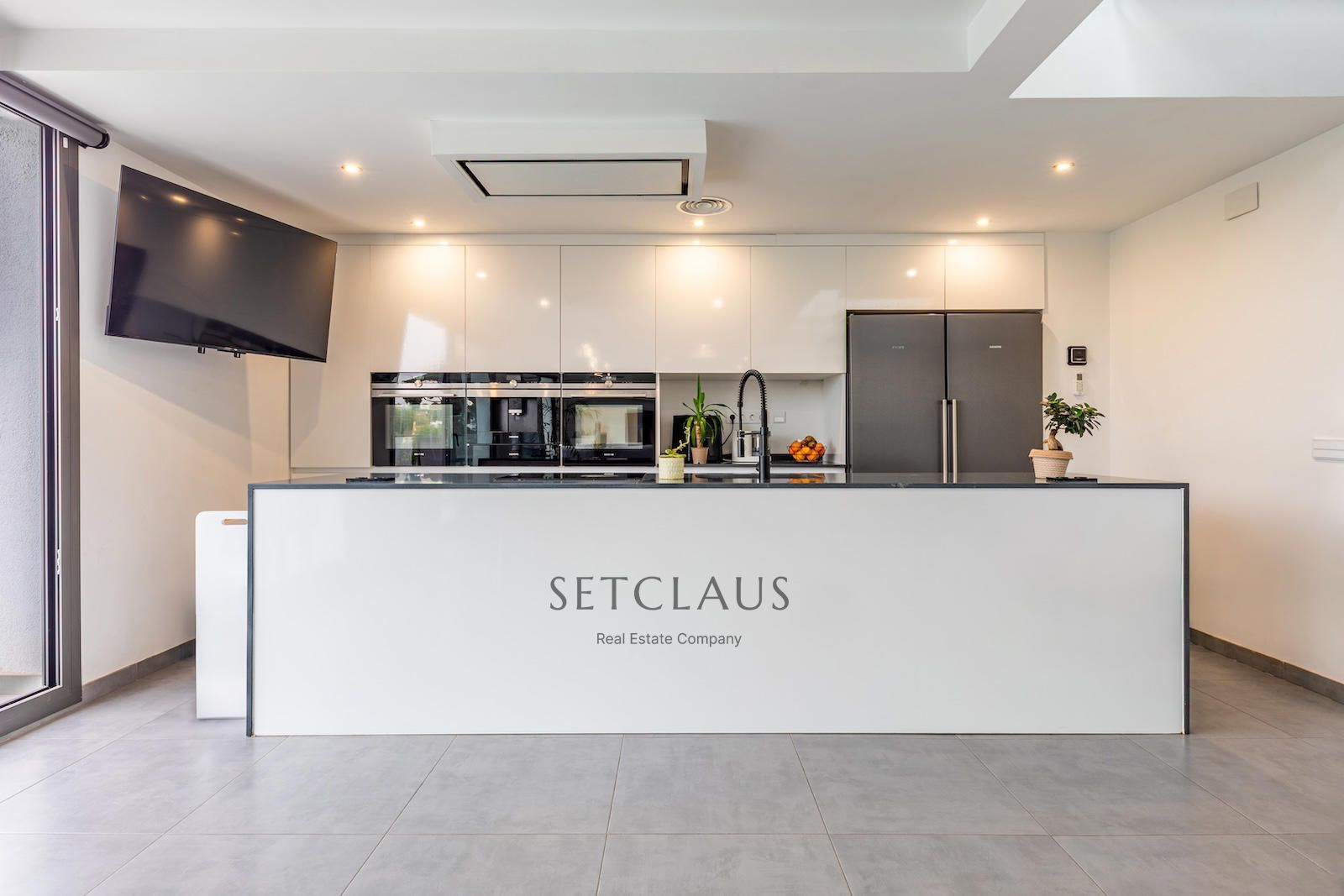 Comprar Impecable Chalet en Badalona, zona El Canyet, con piscina, placas solares y vistas panorámicas foto 25