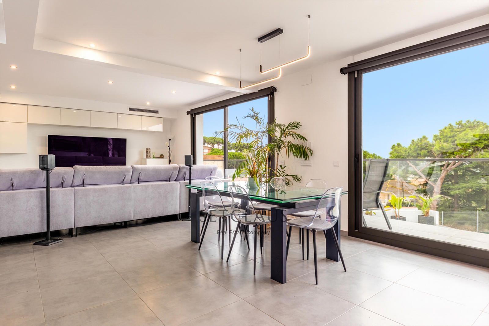 Comprar Impecable Chalet en Badalona, zona El Canyet, con piscina, placas solares y vistas panorámicas foto 20