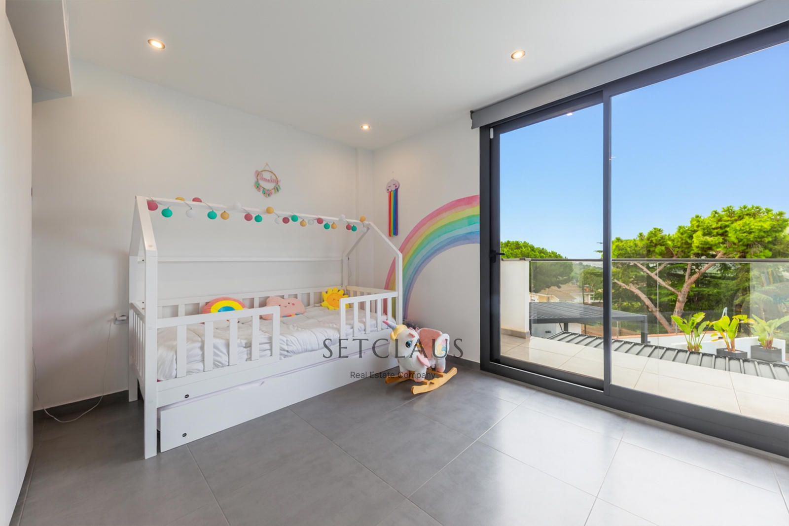 Comprar Impecable Chalet en Badalona, zona El Canyet, con piscina, placas solares y vistas panorámicas foto 40