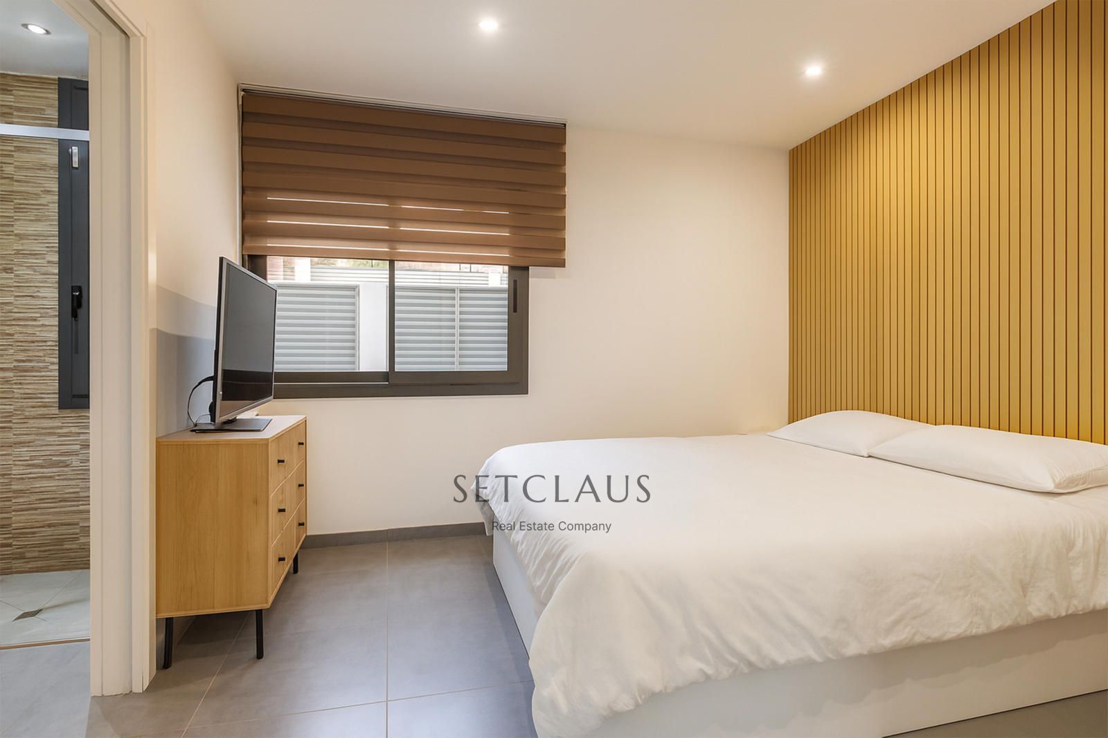 Comprar Impecable Chalet en Badalona, zona El Canyet, con piscina, placas solares y vistas panorámicas foto 38