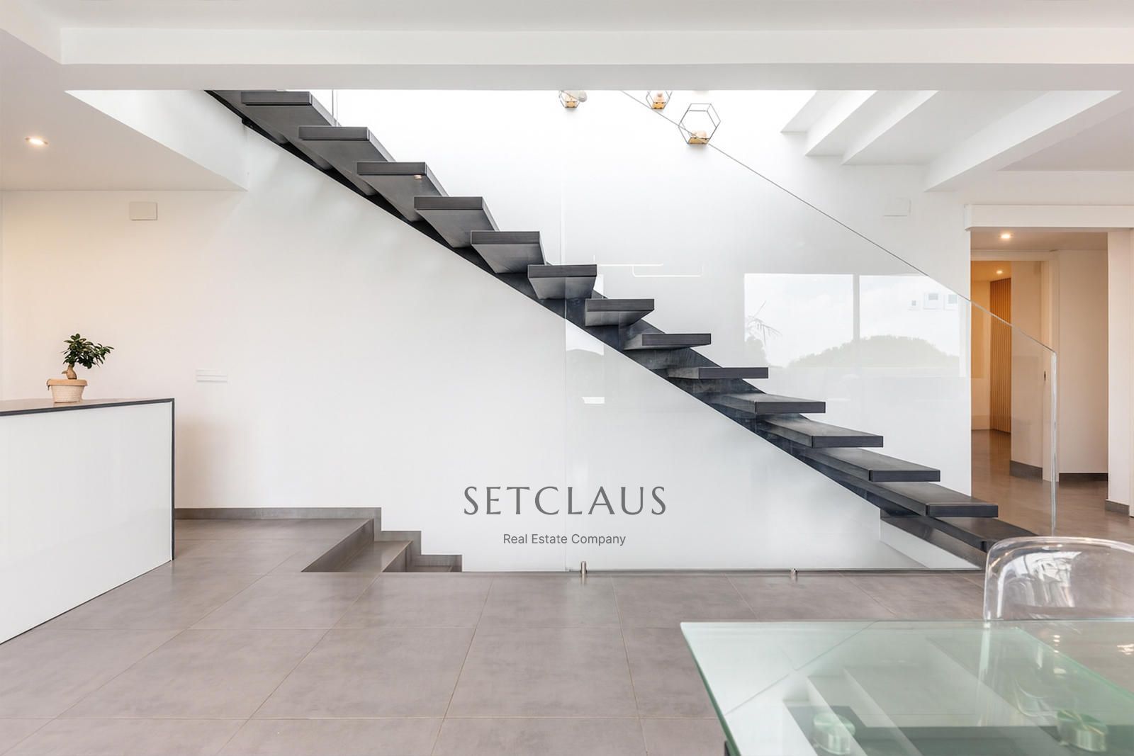 Comprar Impecable Chalet en Badalona, zona El Canyet, con piscina, placas solares y vistas panorámicas foto 22