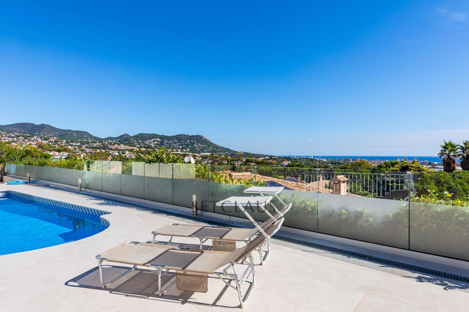 Inmueble Detached villa renovated in 2023 in Premià de Dalt with swimming pool and panoramic sea views foto 2