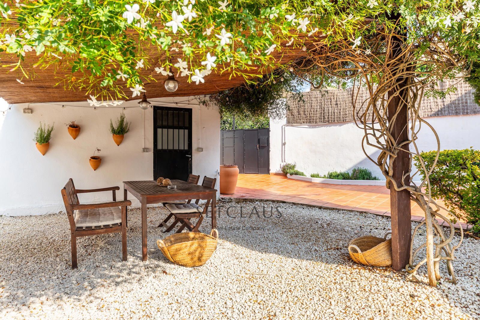 Comprar Renovated 2022 Catalan farmhouse in Tiana with pool and 440 m² garden foto 3