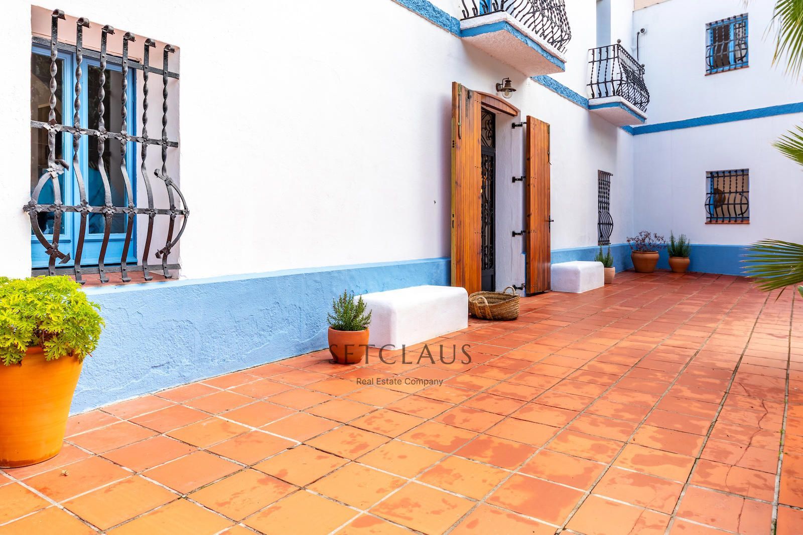 Comprar Renovated 2022 Catalan farmhouse in Tiana with pool and 440 m² garden foto 15