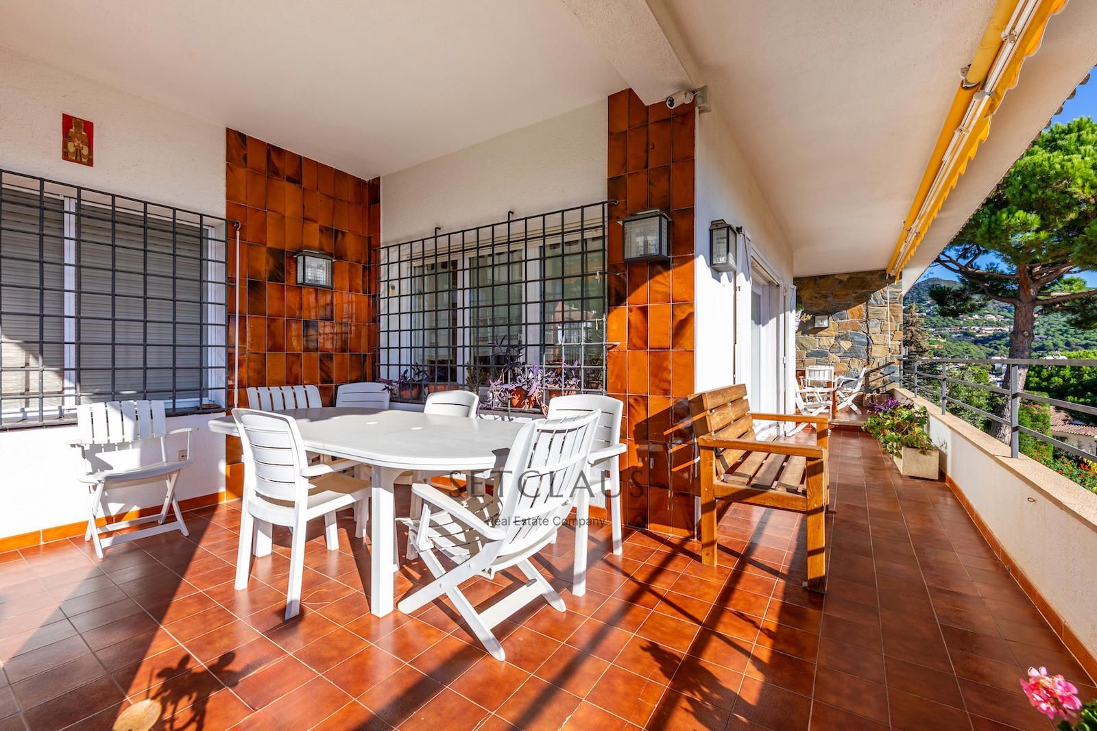 Comprar Chalet independiente en Cabrils con vistas panorámicas al mar y al pueblo foto 7