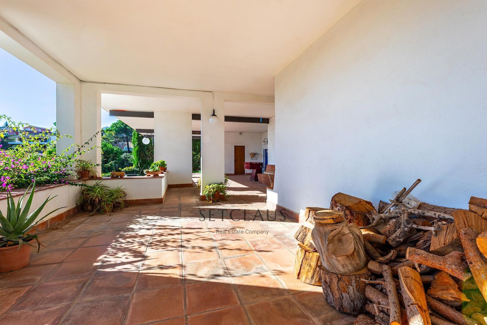 Comprar Chalet independiente en Cabrils con vistas panorámicas al mar y al pueblo foto 15