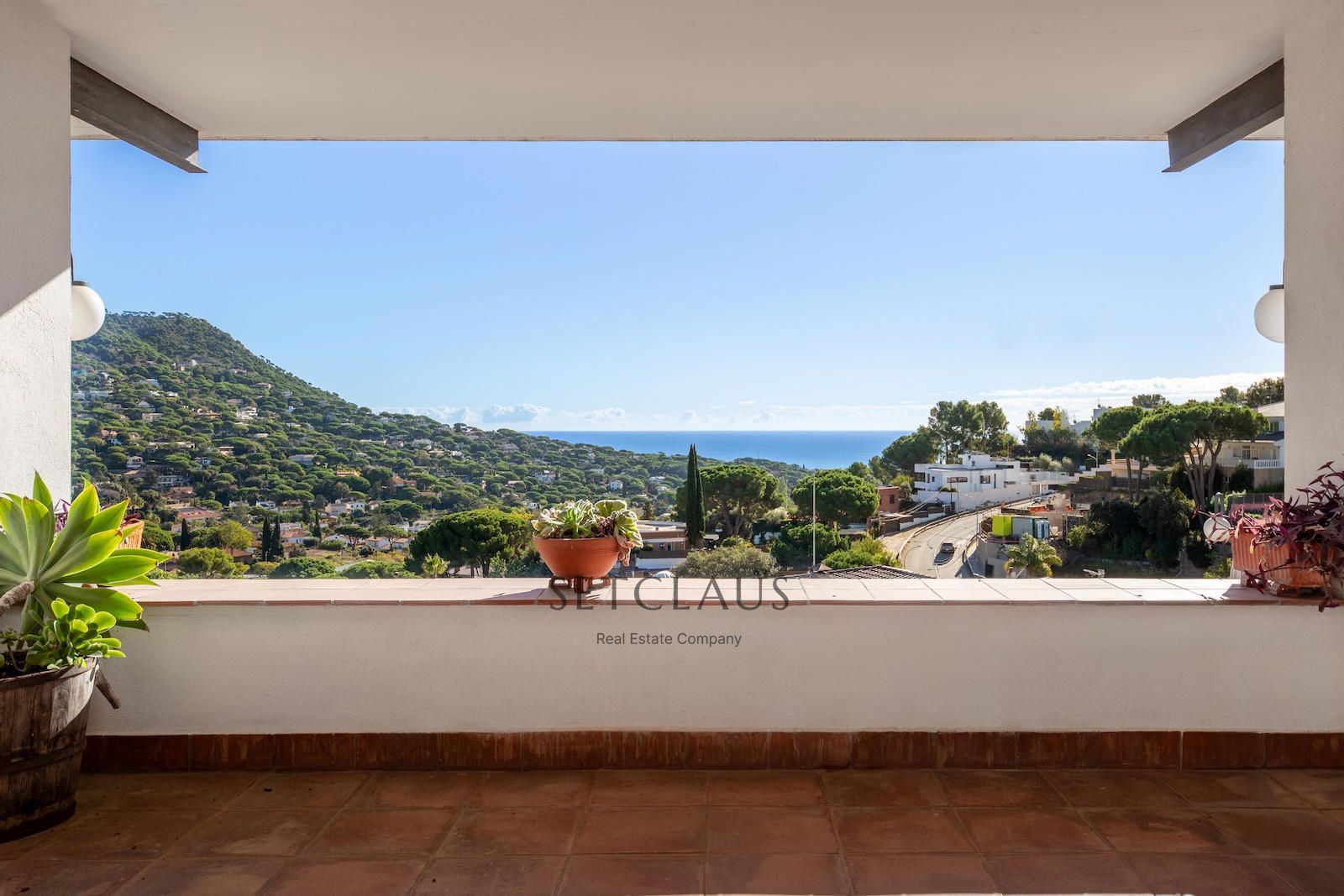 Comprar Chalet independiente en Cabrils con vistas panorámicas al mar y al pueblo foto 18