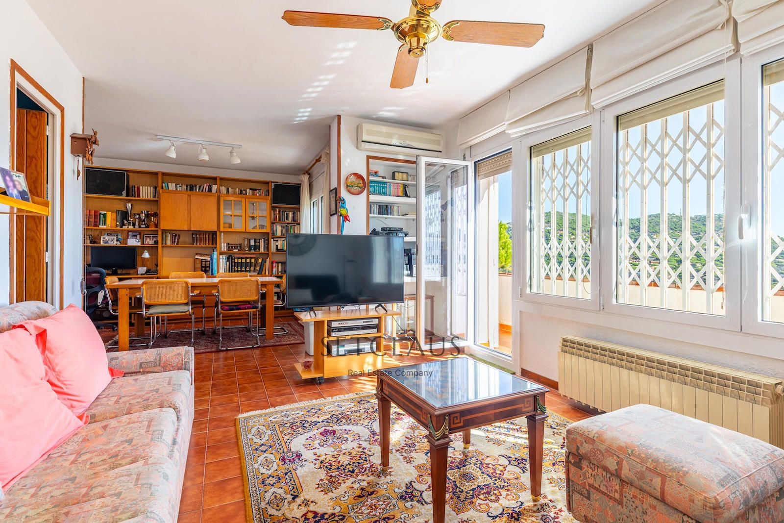 Comprar Chalet independiente en Cabrils con vistas panorámicas al mar y al pueblo foto 42