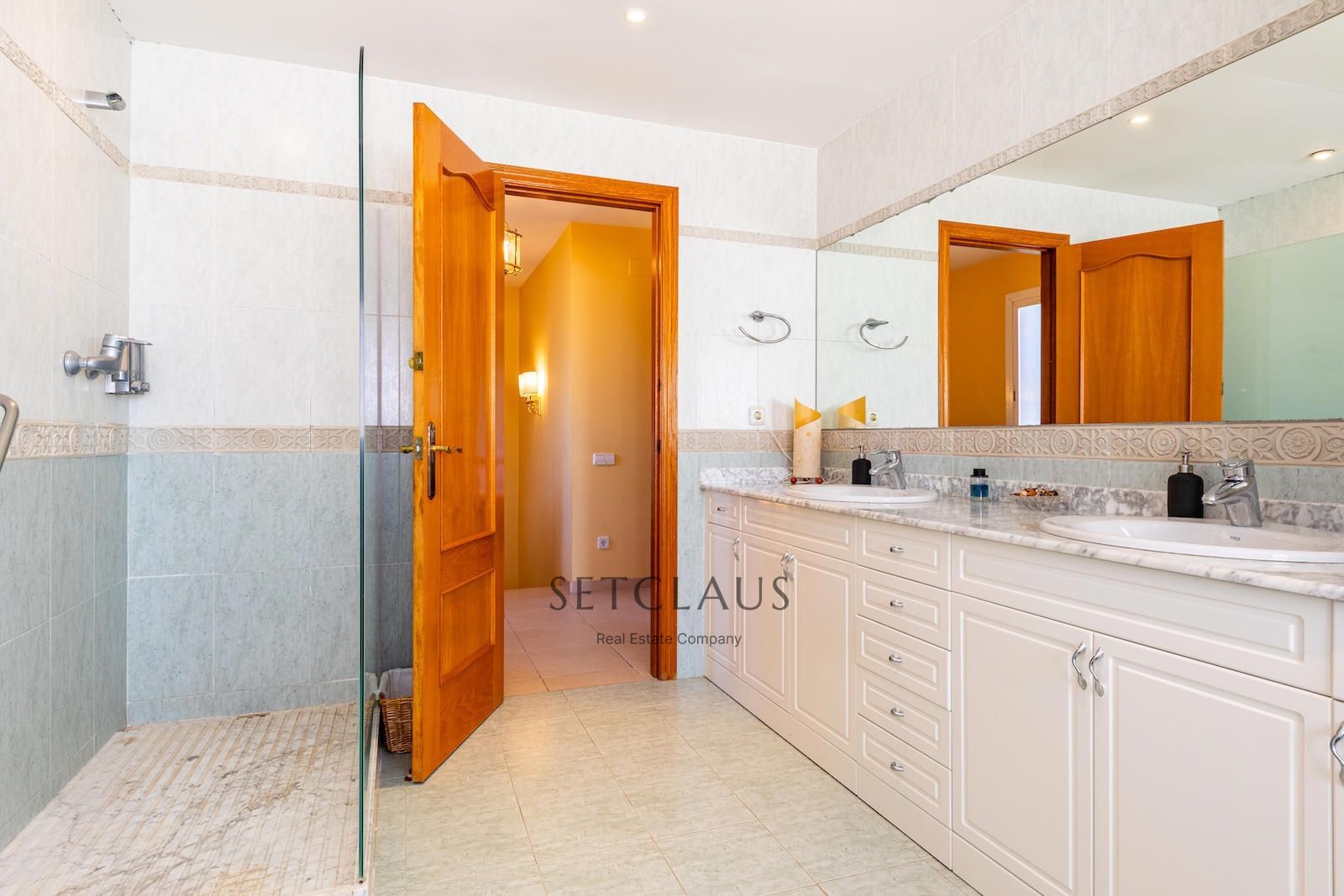 Comprar Chalet independiente en Caldes d’Estrac con piscina y vistas panorámicas a la costa de Barcelona foto 27