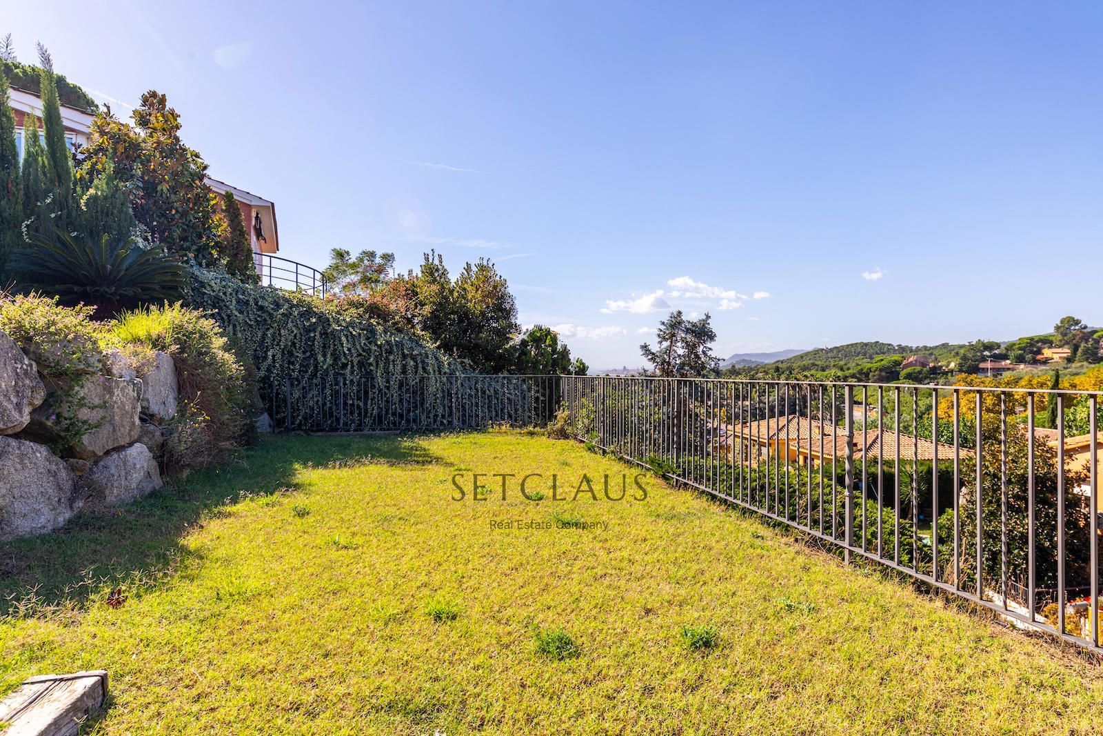 Comprar Chalet independiente en Caldes d’Estrac con piscina y vistas panorámicas a la costa de Barcelona foto 8