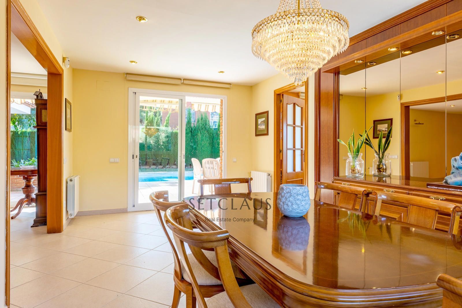 Comprar Chalet independiente en Caldes d’Estrac con piscina y vistas panorámicas a la costa de Barcelona foto 13