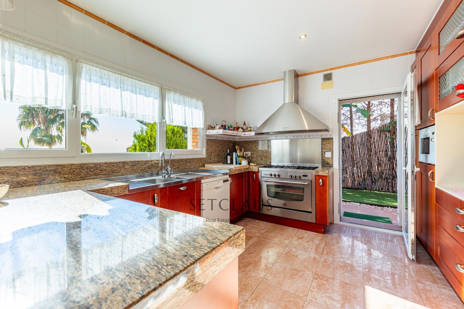 Comprar Teià. Amplio chalet con mucha luz y vistas al mar. foto 21