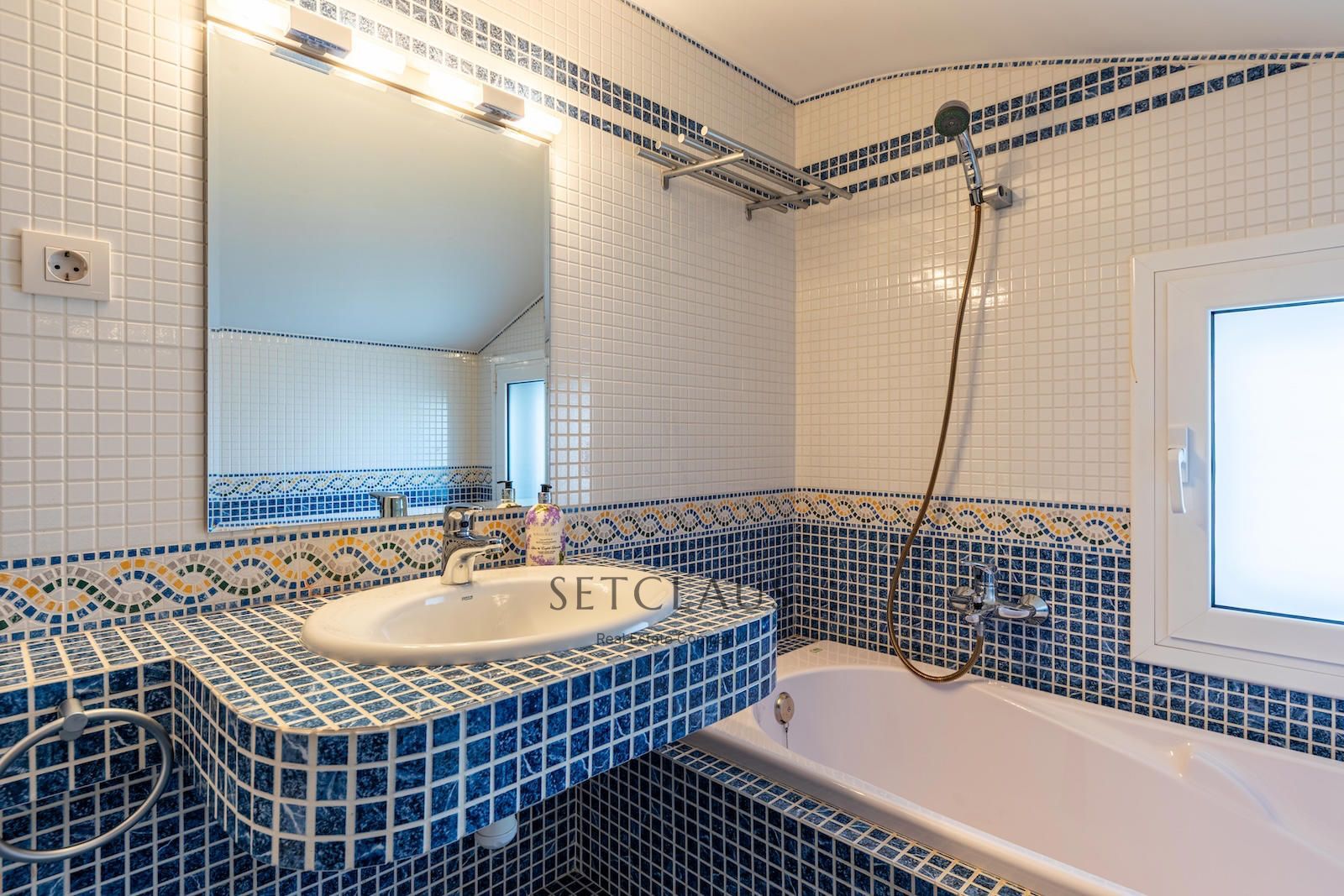 Comprar Teià. Amplio chalet con mucha luz y vistas al mar. foto 57