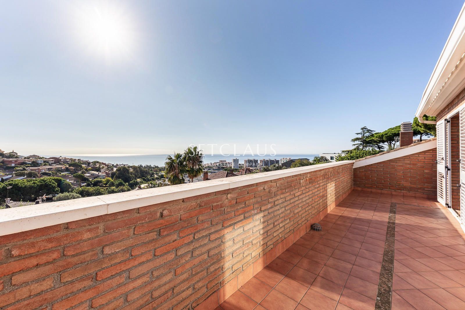 Comprar Amplio chalet con mucha luz y vistas al mar, con 6 habitaciones. foto 39
