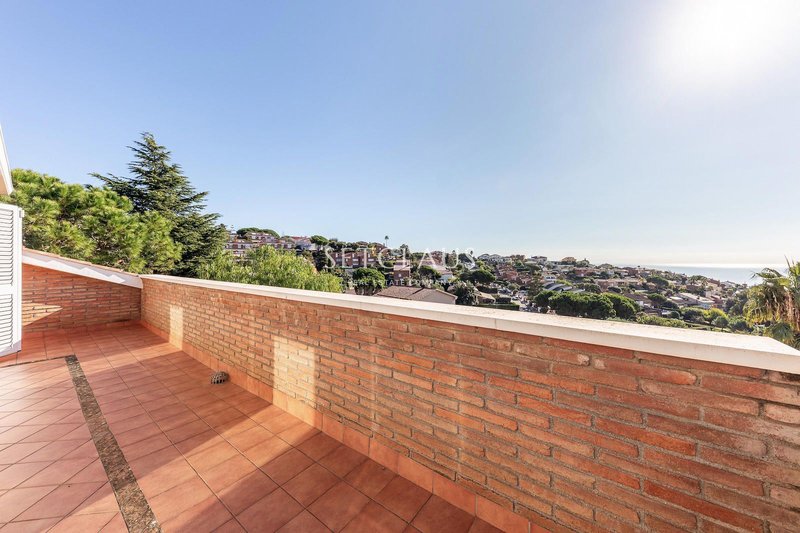 Comprar Amplio chalet con mucha luz y vistas al mar, con 6 habitaciones. foto 53