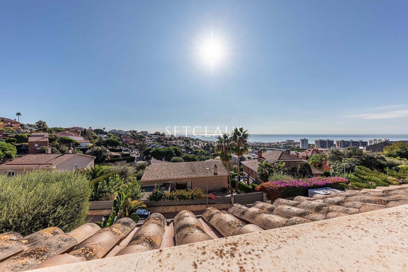 Comprar Amplio chalet con mucha luz y vistas al mar, con 6 habitaciones. foto 40